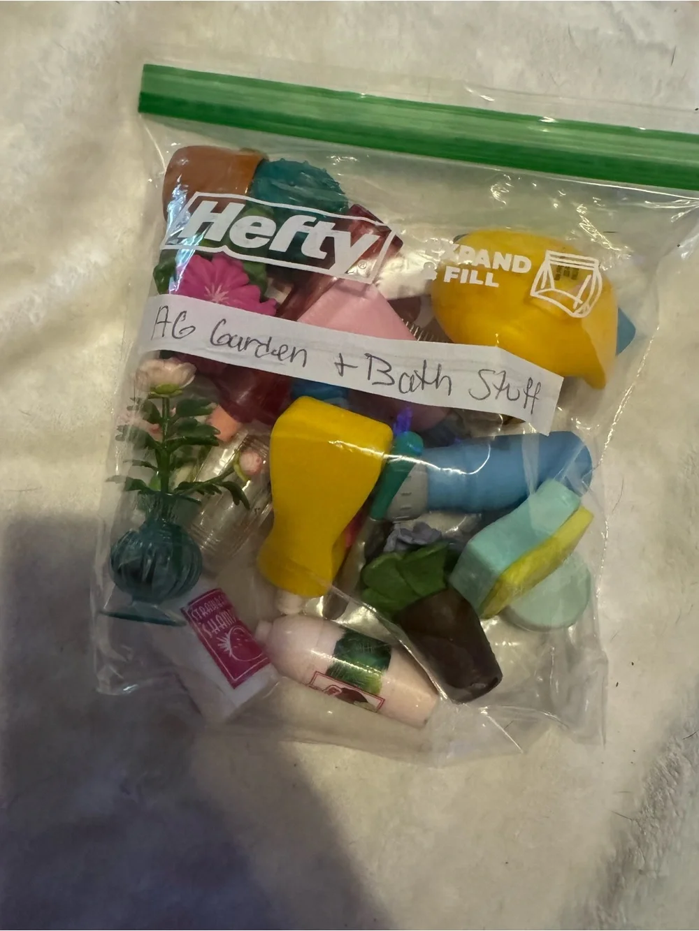Our Generation for American Girl misc Gardening, bathroom & cleaning accessorie